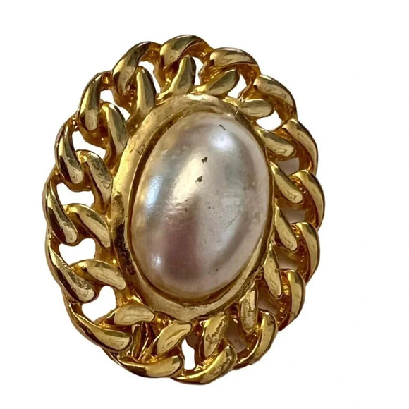 Vintage 60s-70s Faux Oval Pearl Brooch Pin Gold Tone - Picture 1 of 2